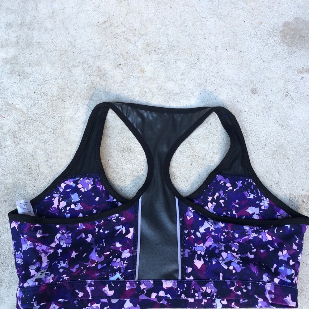 Fabletics sports bra, NWOT, multi texture- hot!